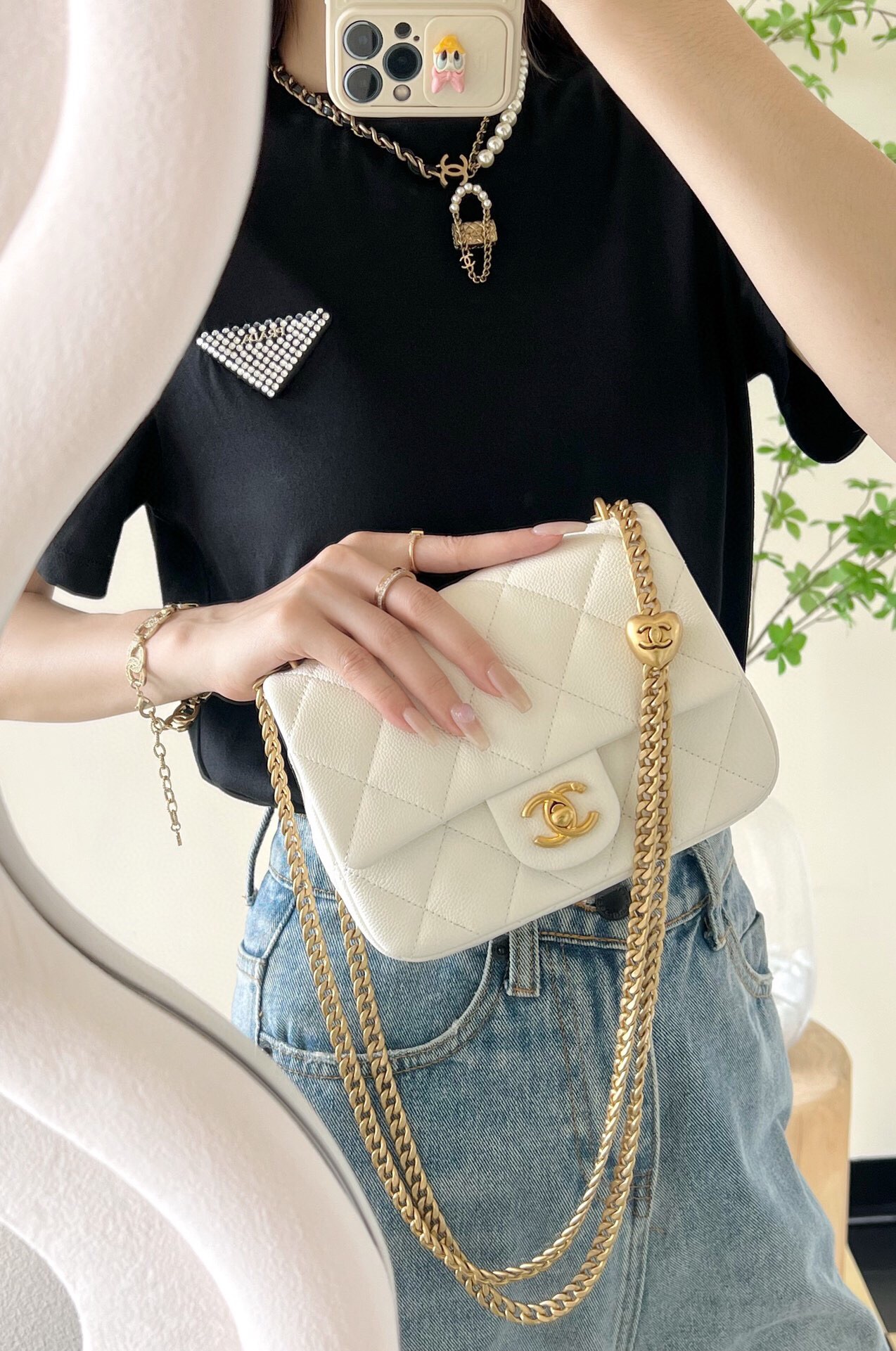 [홍콩명품.CHANEL] 샤넬 하트볼 미니 플랩백 화이트 AS3829 GD