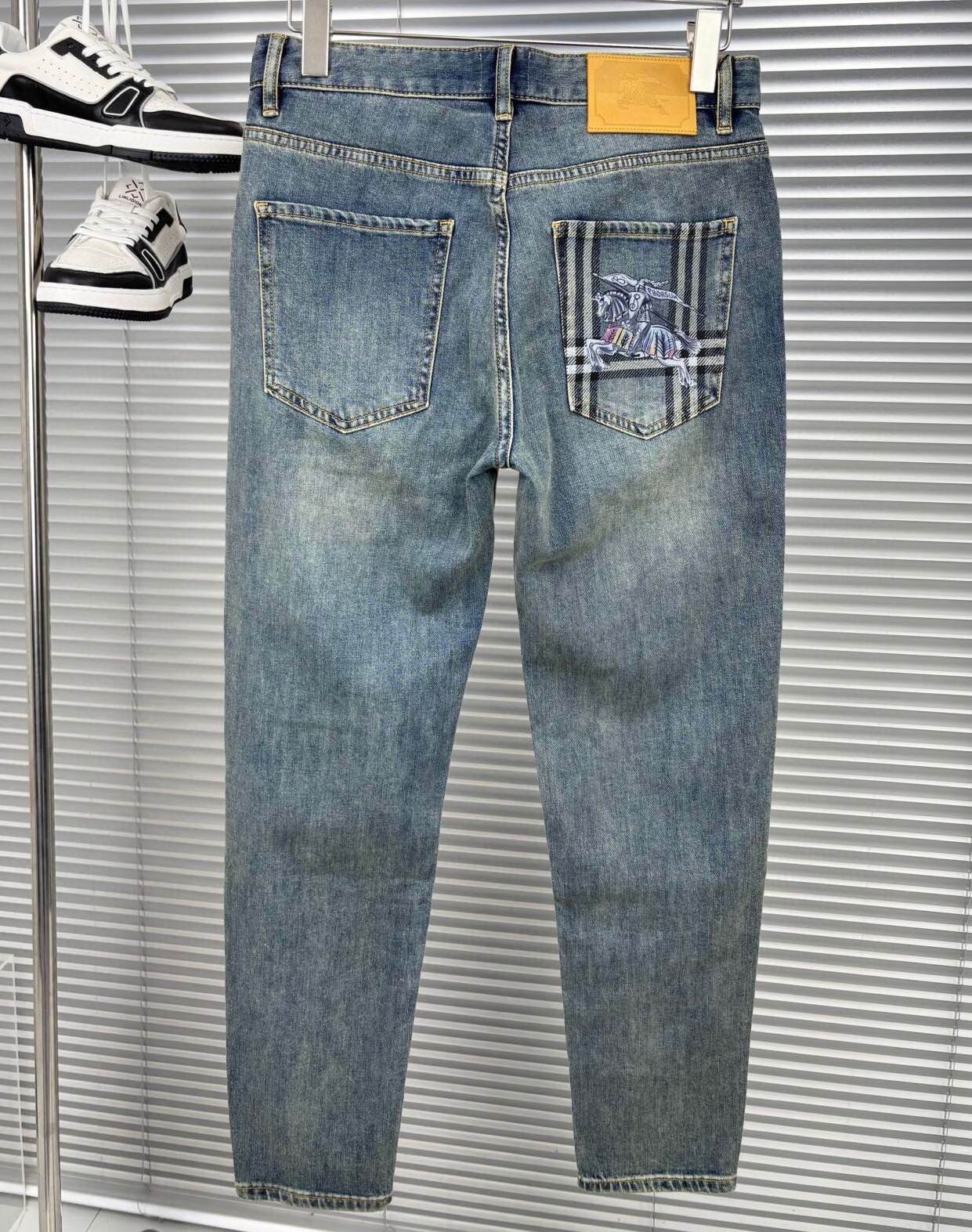 버버리 2025 남성용 청바지 BU1228 YB