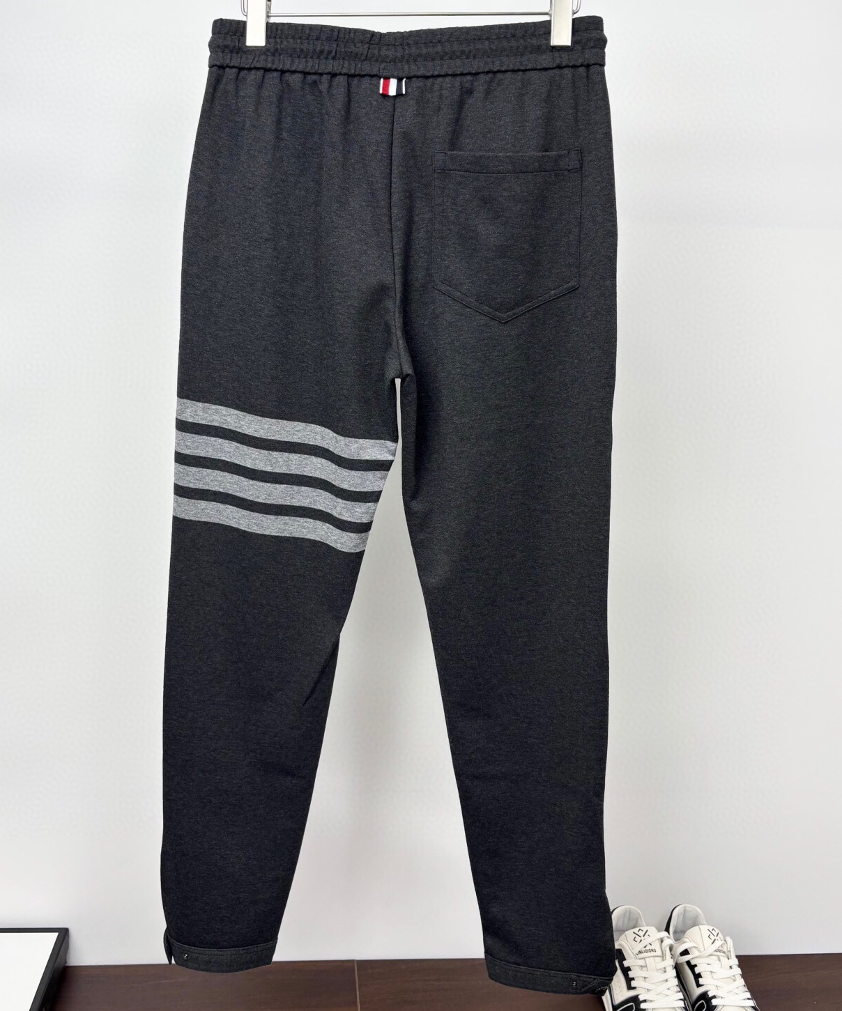 톰브라운 2025 남성용 추리닝바지 TB1197 YB