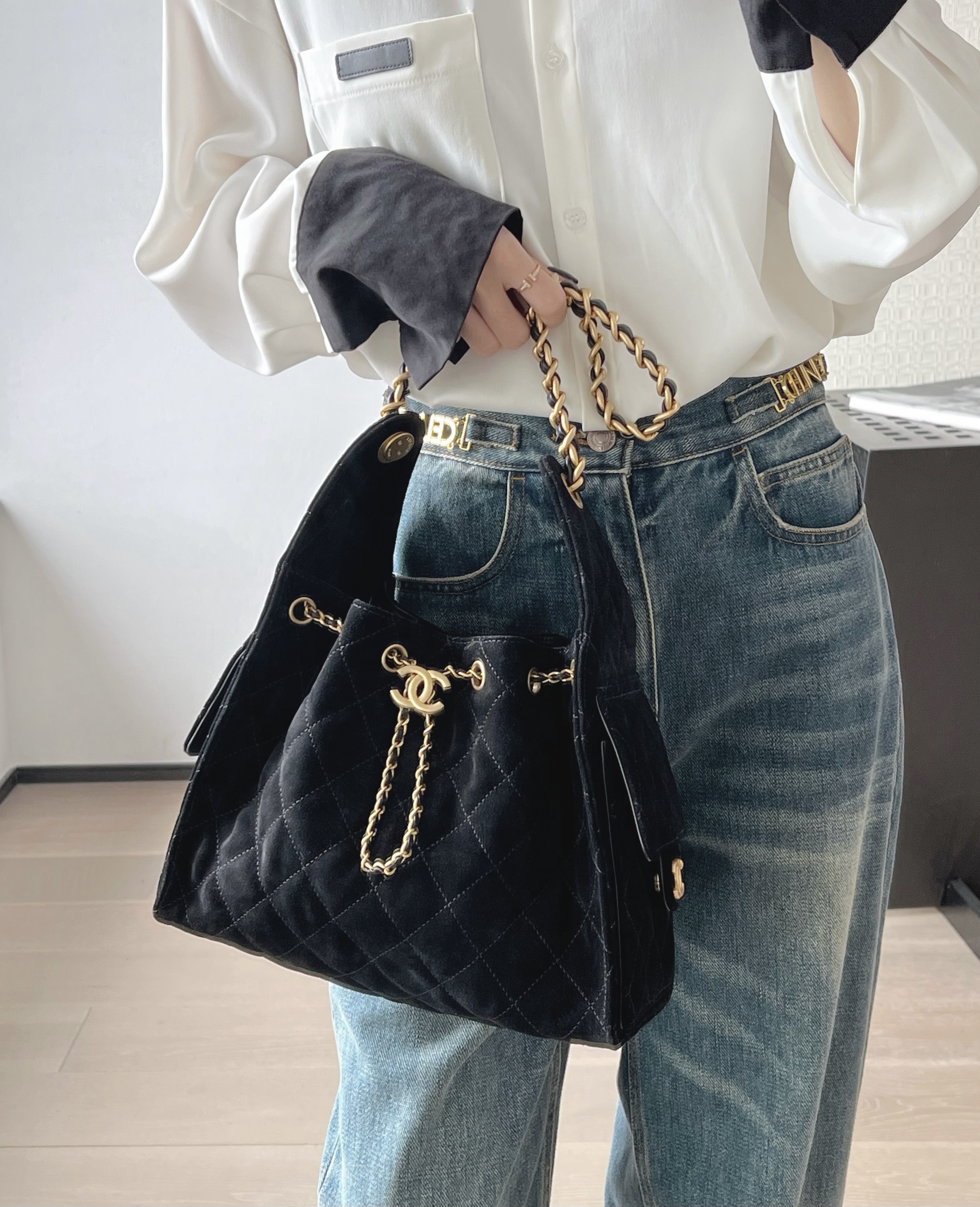 [홍콩명품.CHANEL]샤넬 25 스몰 핸드백 워시드 데님 & 골드 메탈 블랙