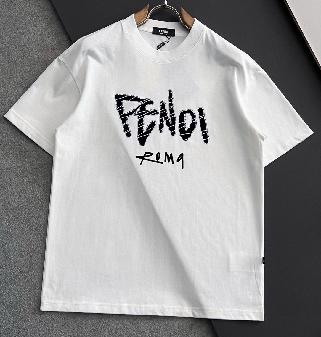 [홍콩명품,FENDI] 펜디2025 남성용  반팔티  FD544 YB 홍콩명품의류,구매대행,온라인명품