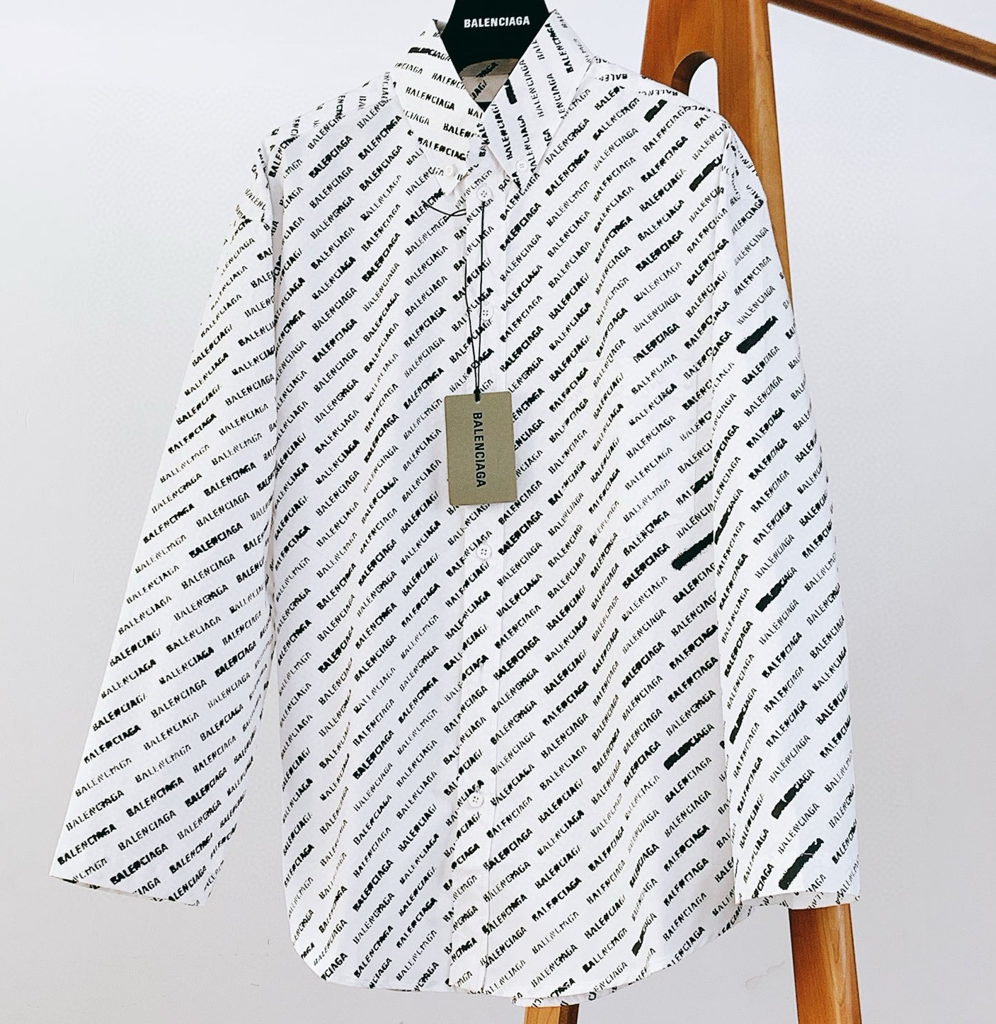 [홍콩명품.BALENCIAGA] 발렌시아가 2025 남성용 셔츠 BL1225 PD 홍콩명품의류,구매대행,온라인명품