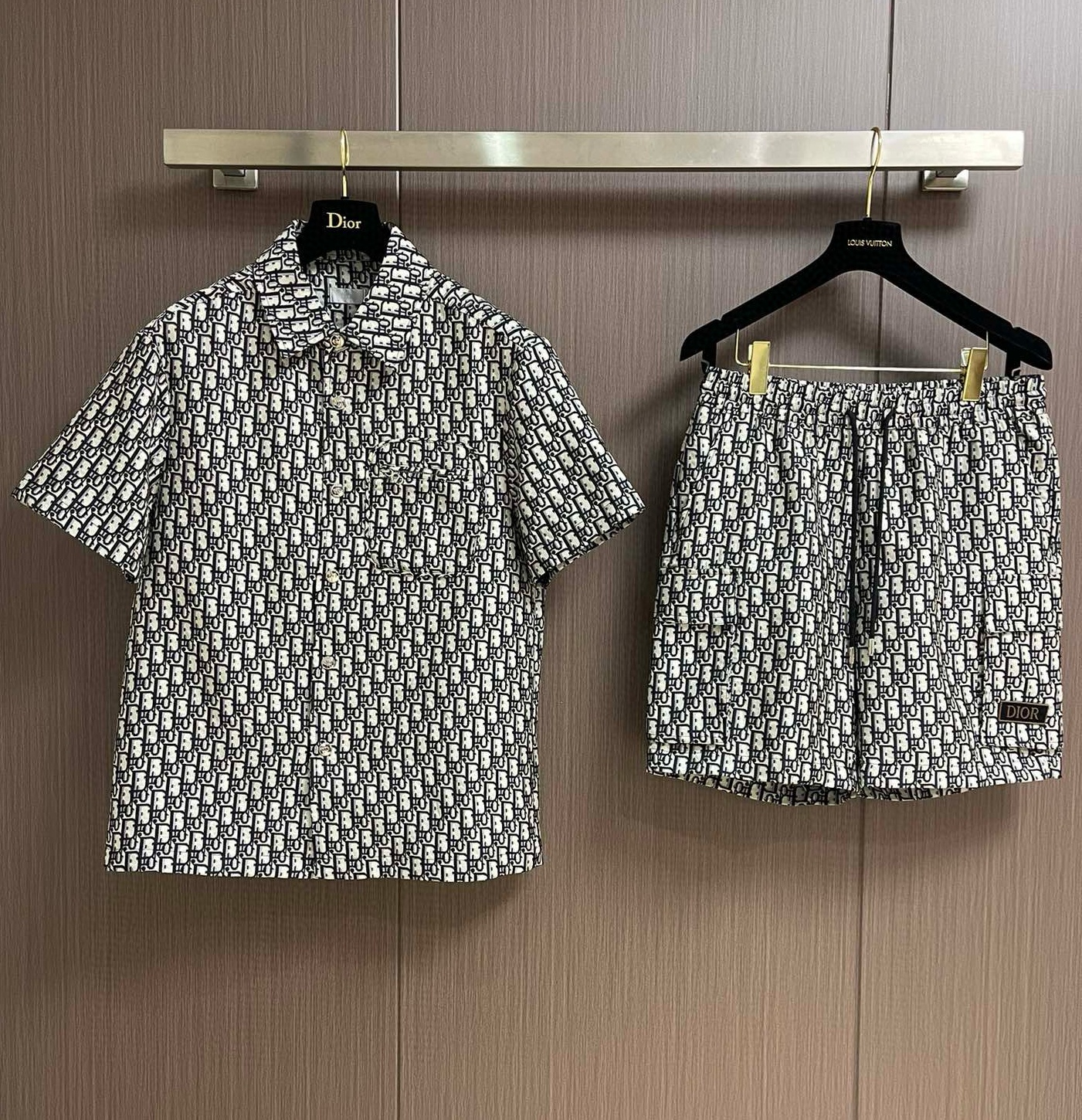 [홍콩명품.Christian Dior]크리스챤 디올 2025 남성용 반팔셔츠 세트 CD865 HD 홍콩명품의류,구매대행,온라인명품