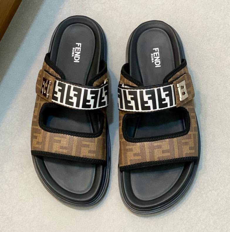 [홍콩명품.FENDI] 펜디 2025 남성용 슬리퍼 FD132 SH-E 홍콩명품의류,구매대행,온라인명품