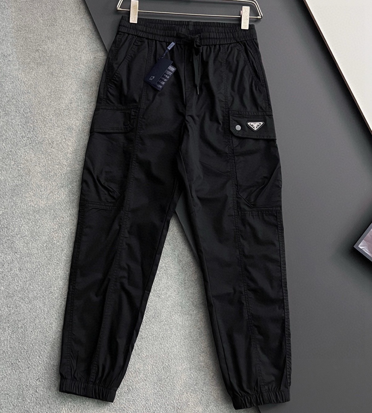 [홍콩명품.PRADA] 프라다 2025 남성용 바지 PD1321 YB  홍콩명품의류,구매대행,온라인명품