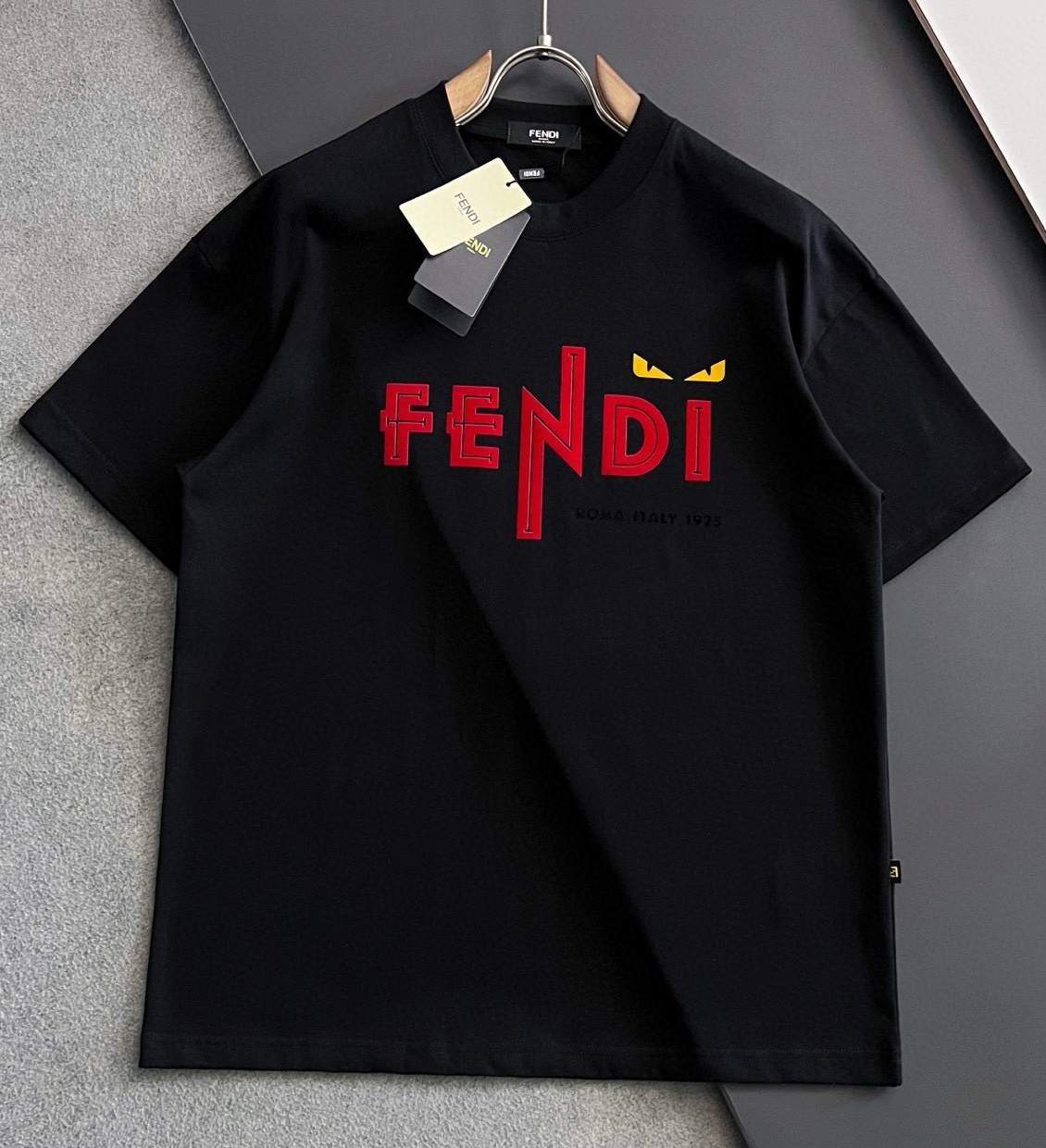 [홍콩명품,FENDI] 펜디2025 남성용 반팔티 FD560 YB 홍콩명품의류,구매대행,온라인명품