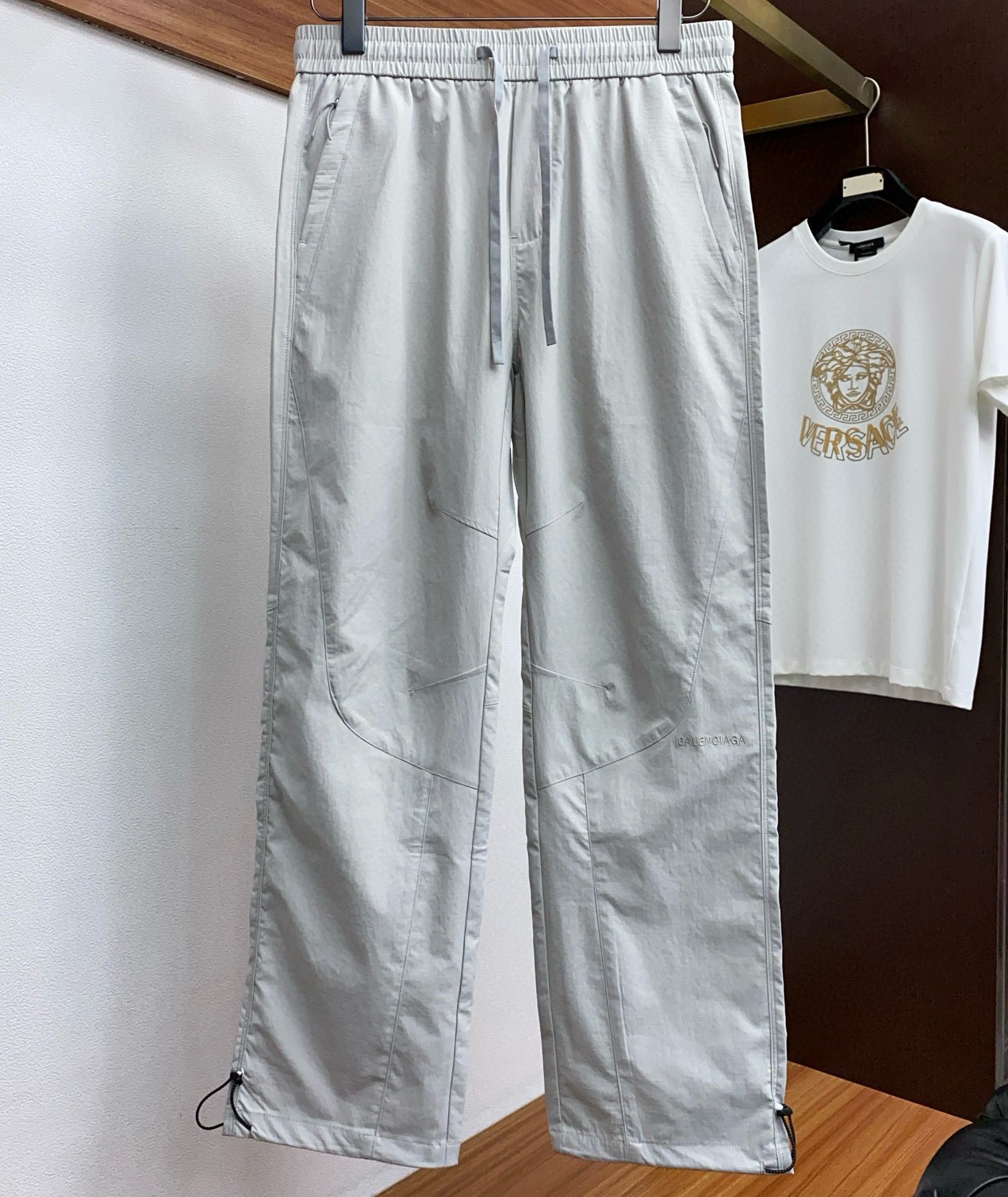 [홍콩명품.BALENCIAGA] 발렌시아가 2025 남성용 바지 BL1229 PD 홍콩명품의류,구매대행,온라인명품