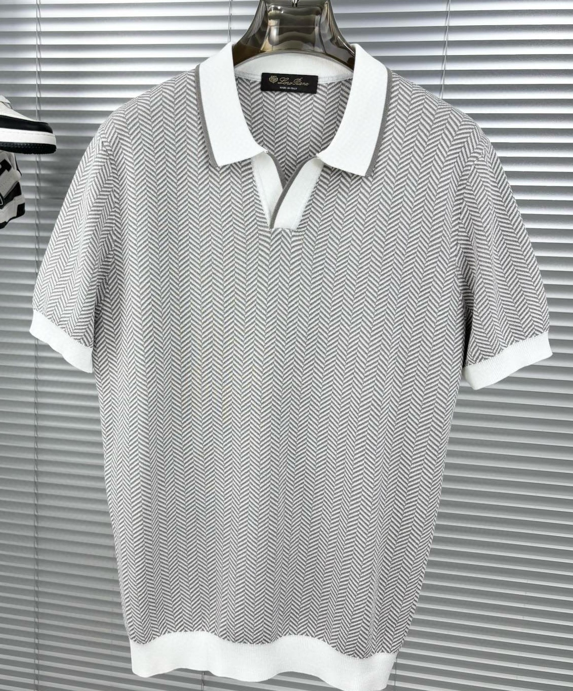 [홍콩명품.Loro Piana] 로로피아나 2025 울+잠사 니트반팔 LP410 PD 홍콩명품의류,구매대행,온라인명품
