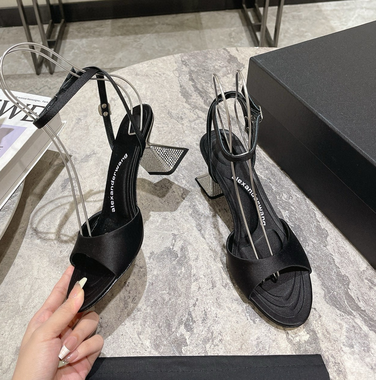 [홍콩명품.ALEXANDER WANG] 알렉산더 왕 2025 여성용 샌들 WA5657 JS-A 홍콩명품의류,구매대행,온라인명품