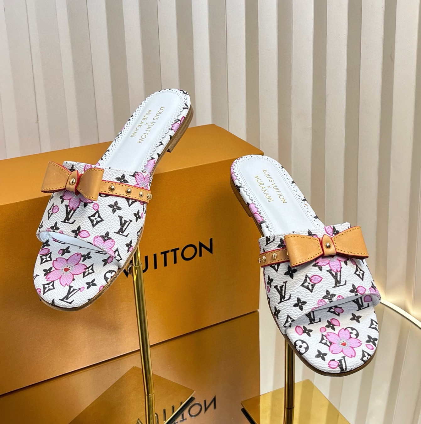 [홍콩명품.Louis Vuitton] 루이비통 2025 여성용 슬리퍼 WA5665 JS-A 홍콩명품의류,구매대행,온라인명품