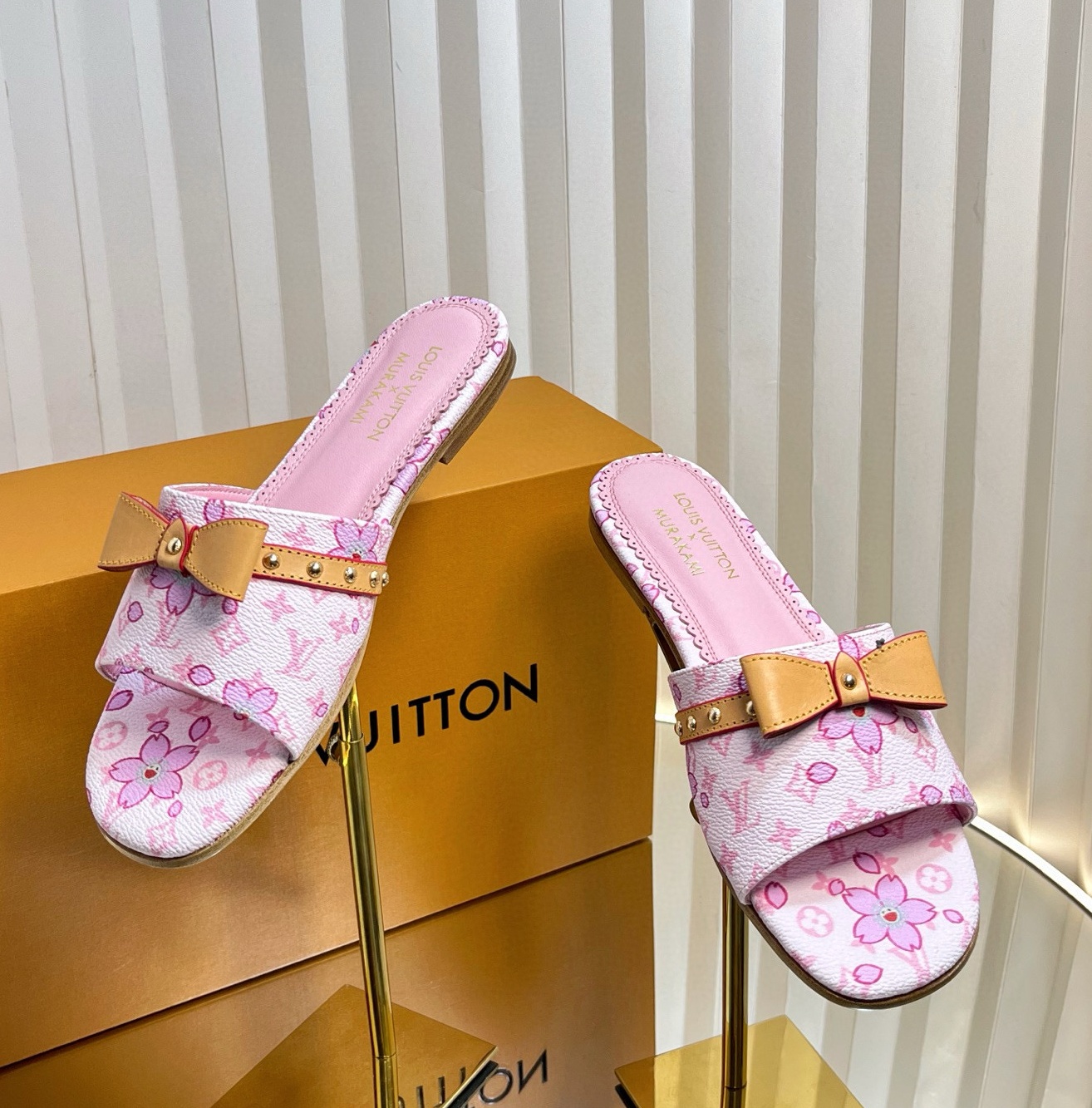 [홍콩명품.Louis Vuitton] 루이비통 2025 여성용 슬리퍼 WA5666 JS-A 홍콩명품의류,구매대행,온라인명품