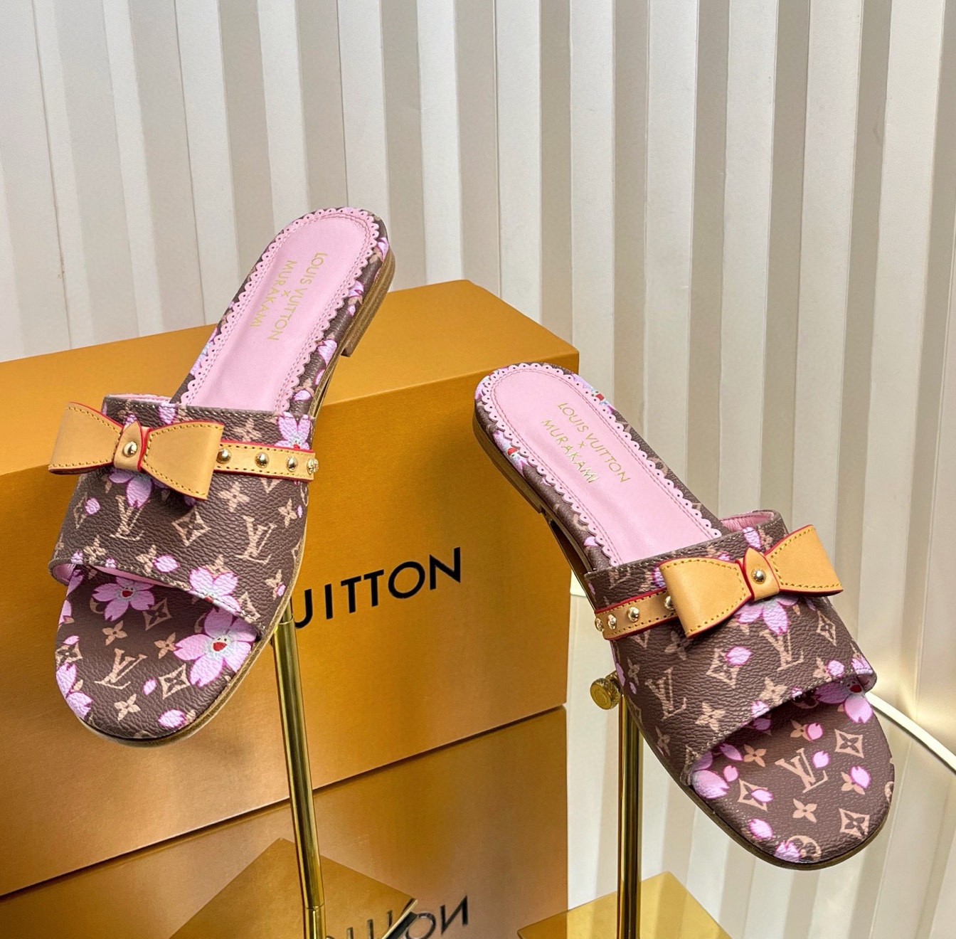 [홍콩명품.Louis Vuitton] 루이비통 2025 여성용 슬리퍼 WA5667 JS-A 홍콩명품의류,구매대행,온라인명품