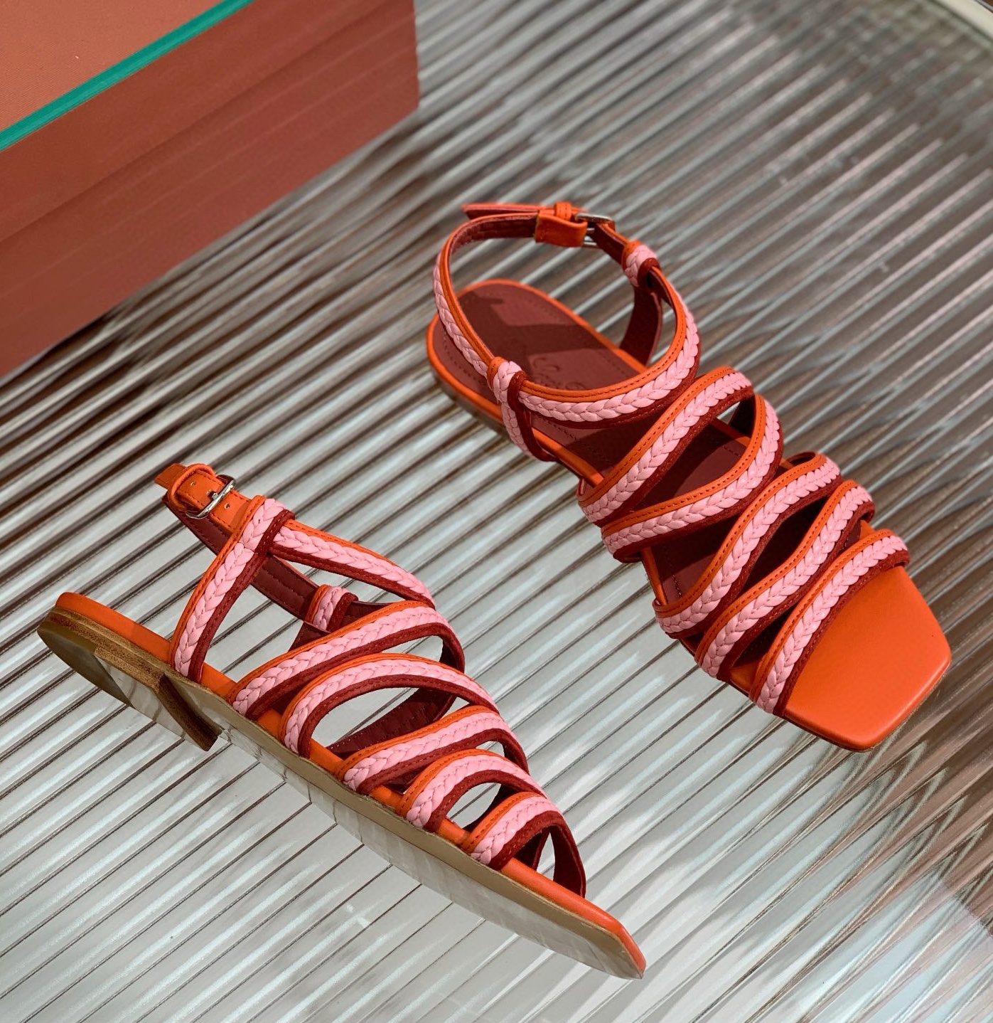 [홍콩명품.loro piana] 로로피아나 2025 여성용 샌들 WA5673 JS-A 홍콩명품의류,구매대행,온라인명품