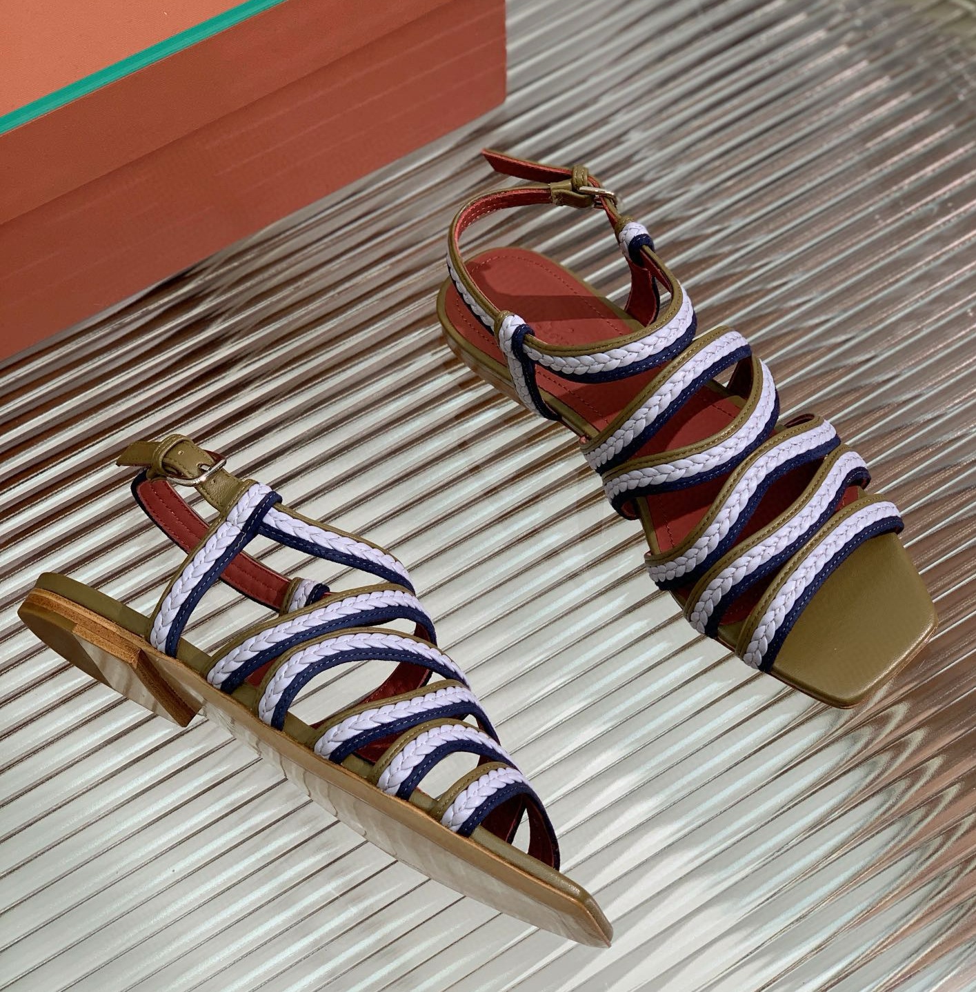 [홍콩명품.loro piana] 로로피아나 2025 여성용 샌들 WA5674 JS-A 홍콩명품의류,구매대행,온라인명품