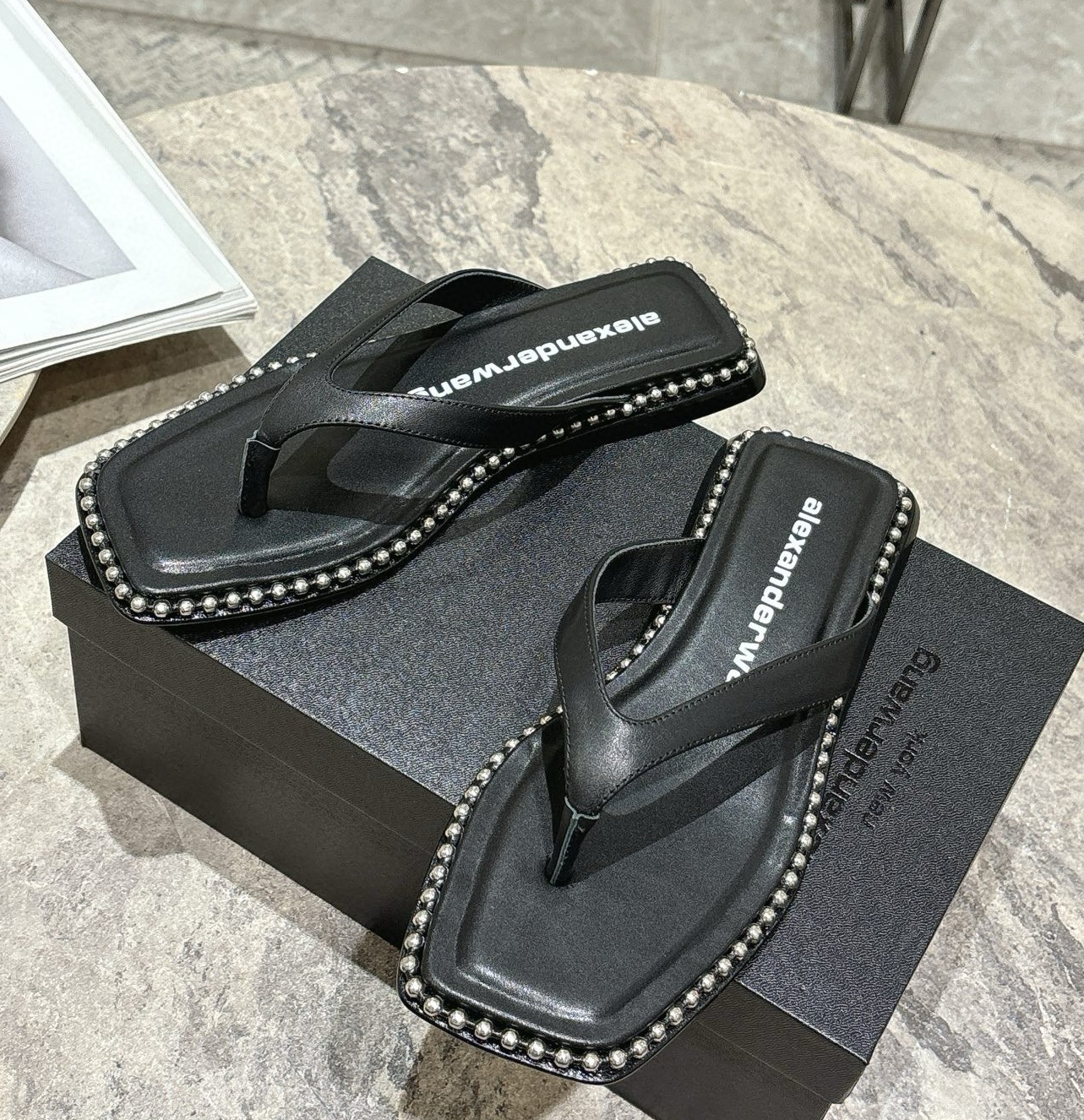 [홍콩명품.ALEXANDER WANG] 알렉산더 왕 2025 여성용 슬리퍼 WA5691 JS-A 홍콩명품의류,구매대행,온라인명품