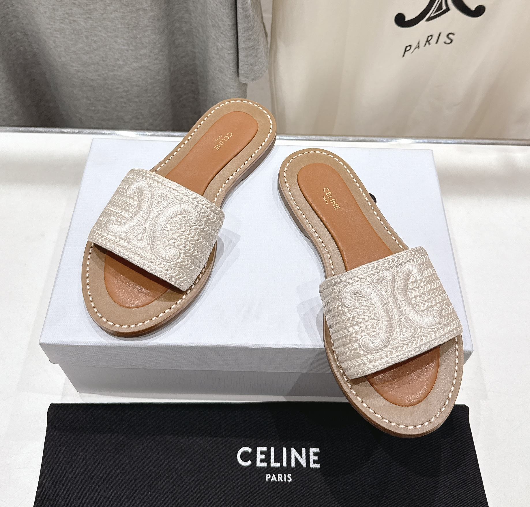 [홍콩명품.CELINE] 셀린느 2025 여성용 슬리퍼 WA5694 JS-A 홍콩명품의류,구매대행,온라인명품