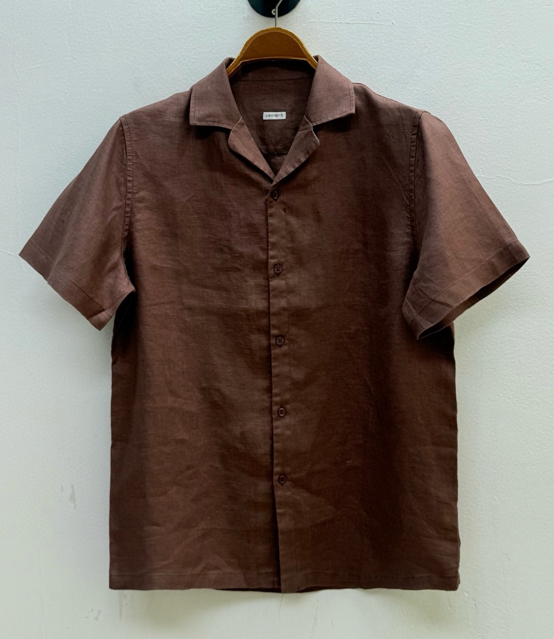 [홍콩명품.BRUNELLO CUCINELLI]브루넬로 쿠치넬리 2025 남성용 린넨 반팔셔츠 BL1197 HD 홍콩명품의류,구매대행,온라인명품