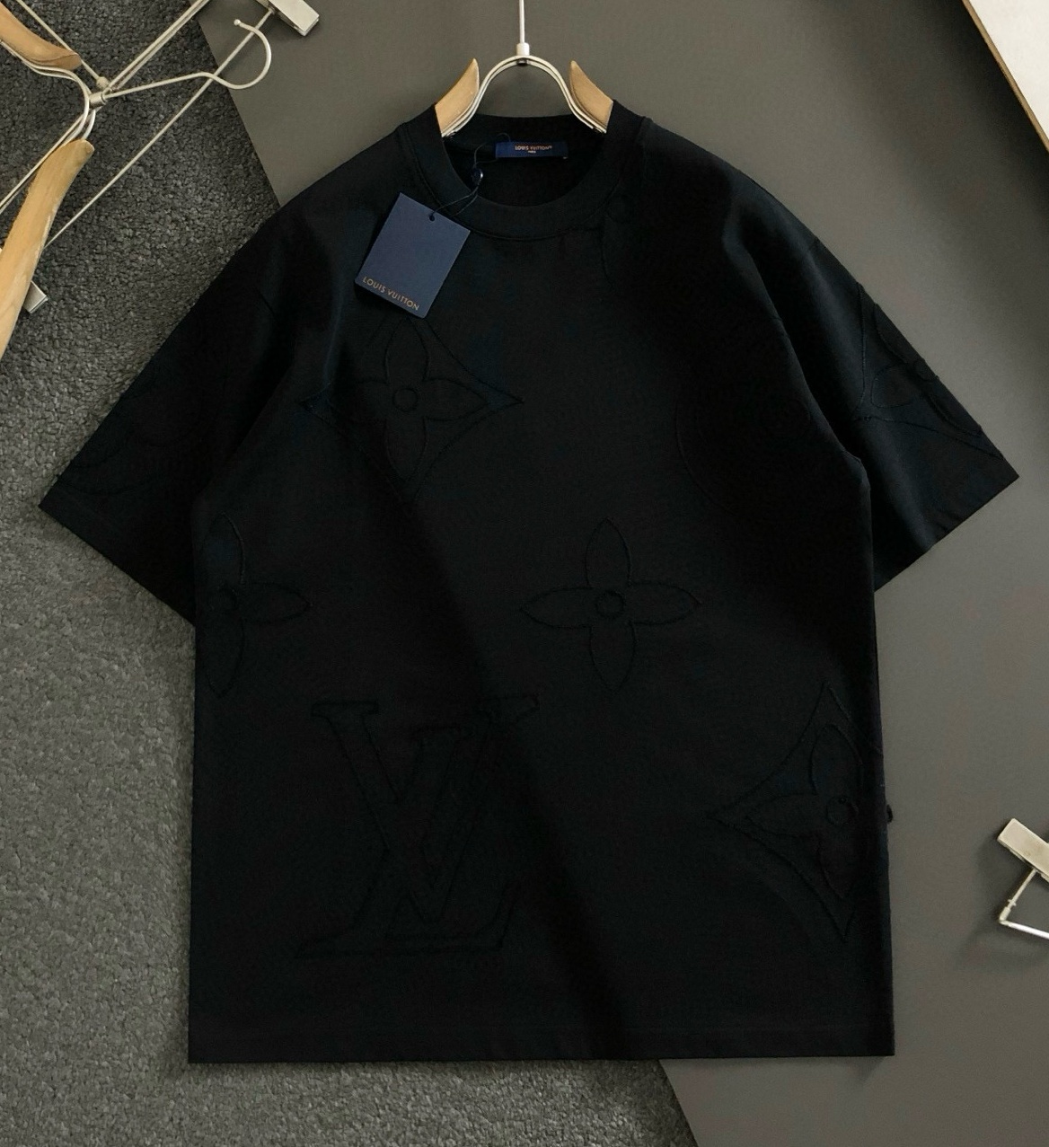 [홍콩명품.LOUIS VUITTON] 루이비통 2025 남성용 반팔 LV1880 YB  홍콩명품의류,구매대행,온라인명품