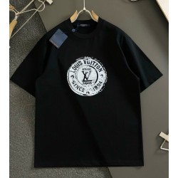 [홍콩명품.LOUIS VUITTON] 루이비통 2025 남성용 반팔 LV1883 YB 2컬러 홍콩명품의류,구매대행,온라인명품