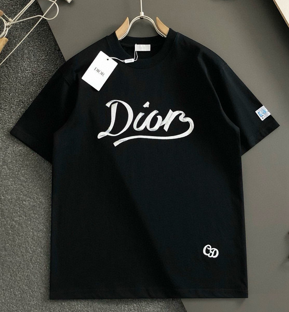 [홍콩명품.Christian Dior]크리스챤 디올 2025 남성용 반팔 CD882 YB  홍콩명품의류,구매대행,온라인명품