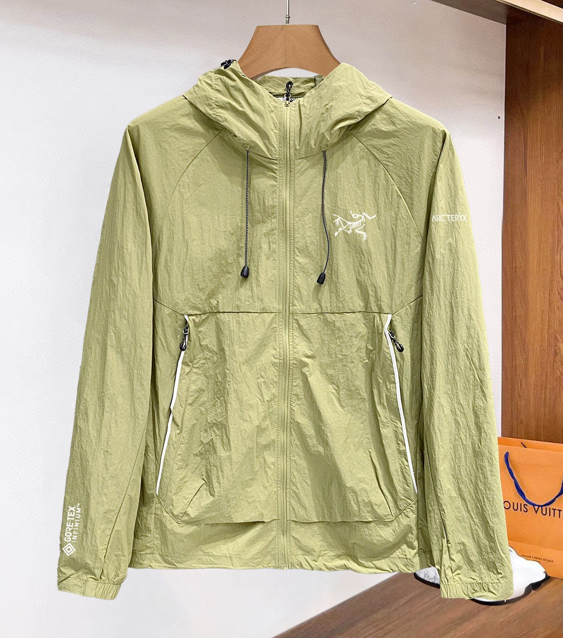 [홍콩명품]아크테릭스 2025 남성용 바람막이 자켓 AT136 PD 홍콩명품의류,구매대행,온라인명품