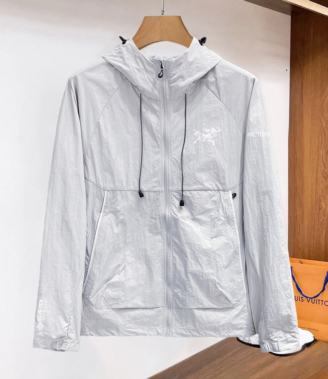 [홍콩명품]아크테릭스 2025 남성용 바람막이 자켓 AT137 PD 홍콩명품의류,구매대행,온라인명품