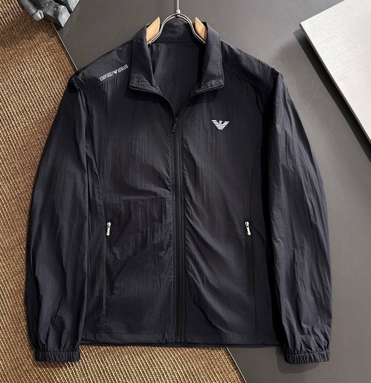 [홍콩명품,ARMANI] 알마니 2025 남성용 바람막이 자켓 AM142 PD 홍콩명품의류,구매대행,온라인명품