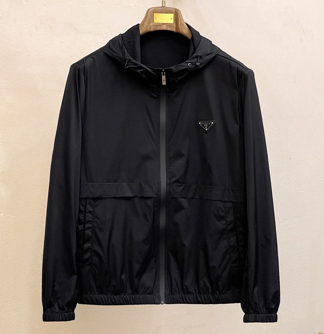 [홍콩명품.PRADA]프라다 2025 남성용 바람막이 자켓 PD1363 PD 홍콩명품의류,구매대행,온라인명품