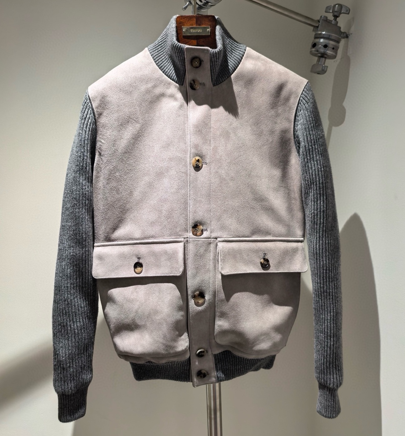 [홍콩명품.BRUNELLO CUCINELLI]브루넬로 쿠치넬리 2025 남성용 캐시미어+사슴가죽 BL1206 HD 홍콩명품의류,구매대행,온라인명품