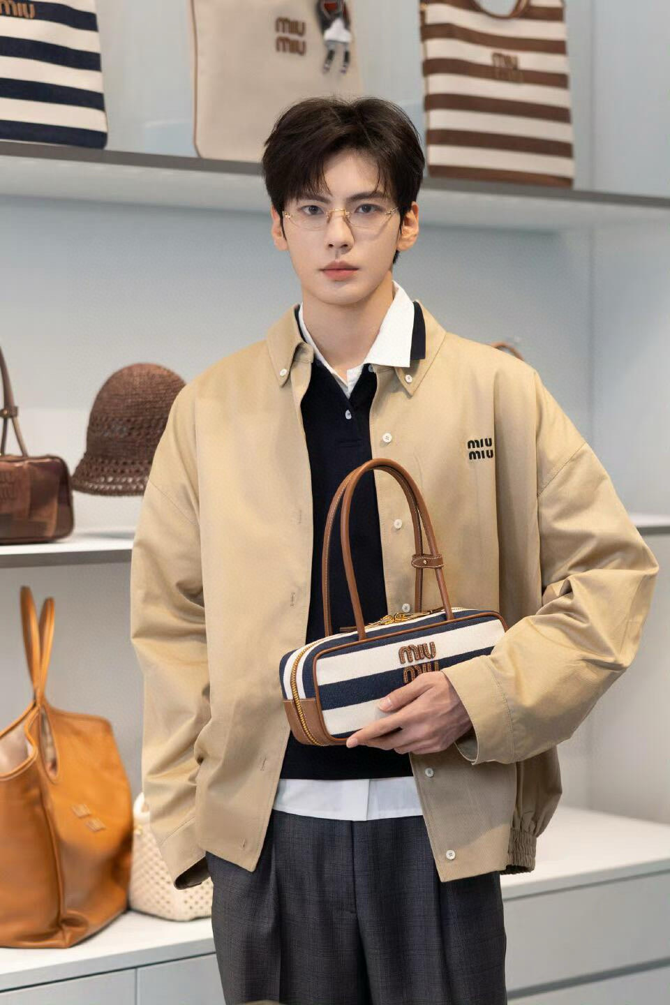 [홍콩명품,MIU MIU] 미우미우 25SS 로고  자켓 MM035 PD, 홍콩명품의류,구매대행,온라인명품