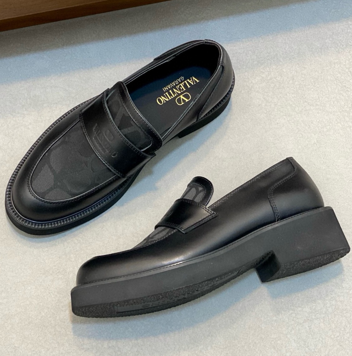 [홍콩명품.VALENTINO]발렌티노 2025 남성용 로퍼 VT218 SH-E 홍콩명품의류,구매대행,온라인명품