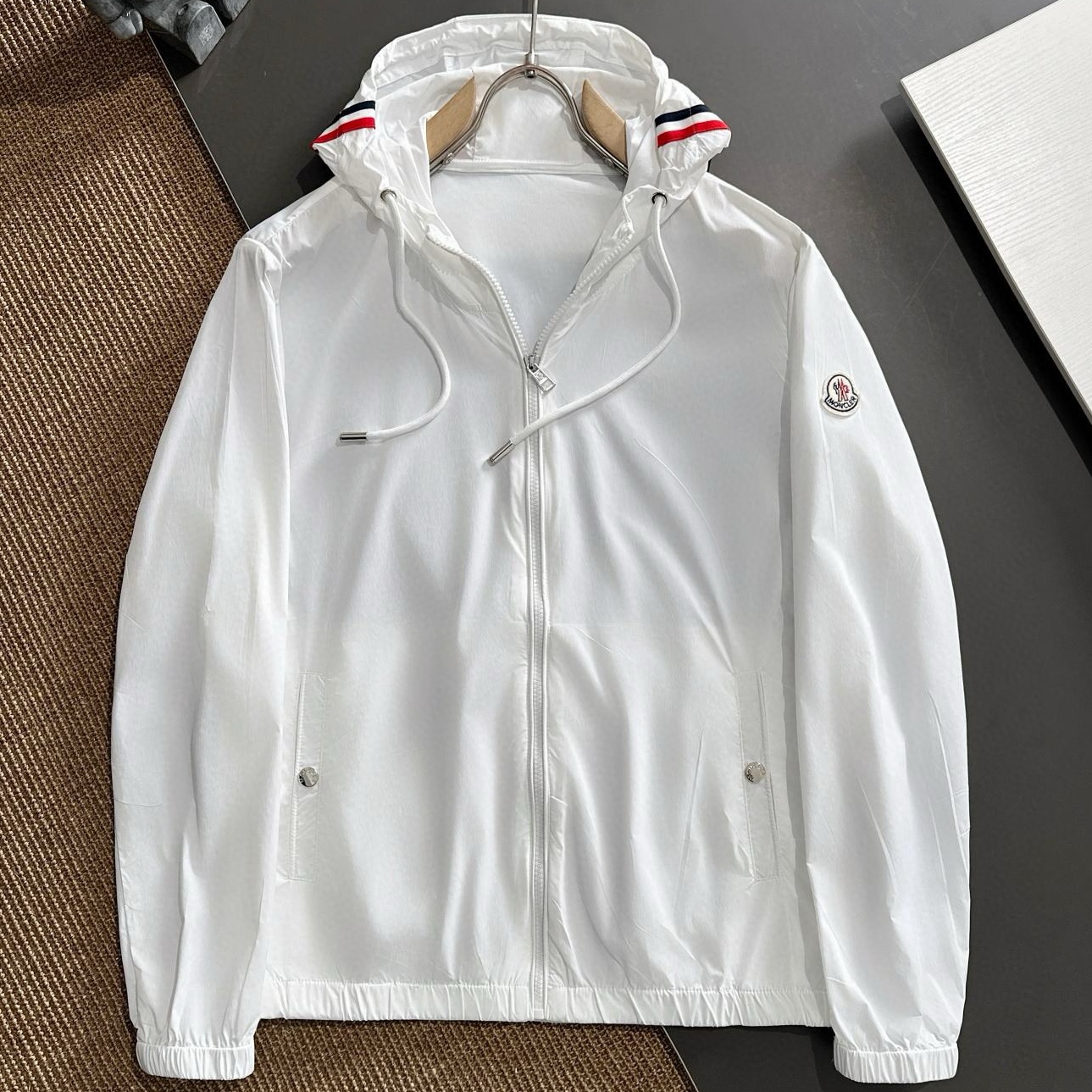[홍콩명품.MONCLER] 몽클레어 2025 남성용 바람막이 자켓 MQ1320 PD 홍콩명품의류,구매대행,온라인명품