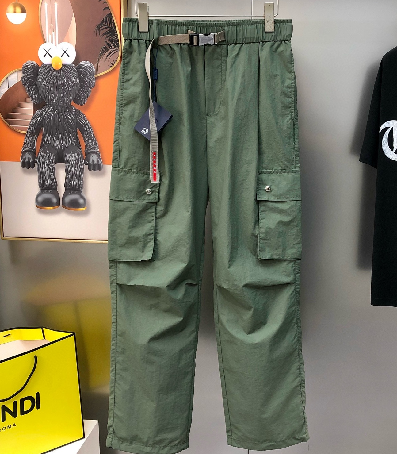 [홍콩명품.PRADA] 프라다 2025 남성용 바지 PD1389 PD 홍콩명품의류,구매대행,온라인명품