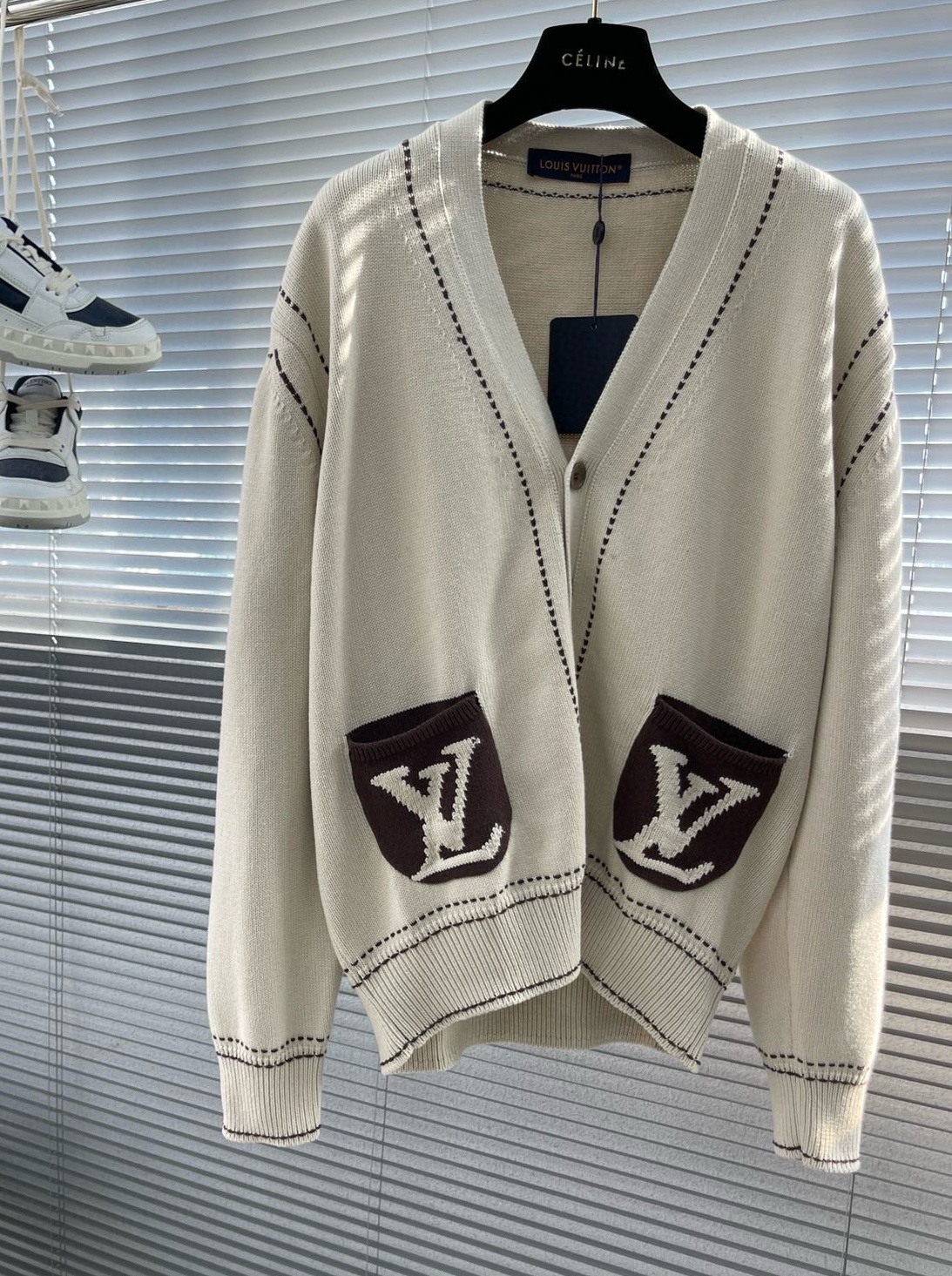 [홍콩명품.LOUIS VUITTON] 루이비통 25SS 니트가디건 LV2033 HD 홍콩명품의류,구매대행,온라인명품