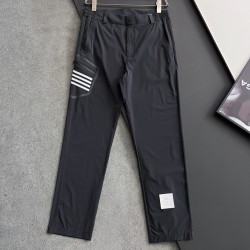 [홍콩명품.THOM BROWNE ] 톰 브라운 2025 남성용 바지 TB1245 YB 홍콩명품의류,구매대행,온라인명품