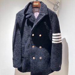 [홍콩명품.THOM BROWNE ] 톰 브라운 2025 남성용 모피일체 양가죽코트 TB1261 YB 홍콩명품의류,구매대행,온라인명품