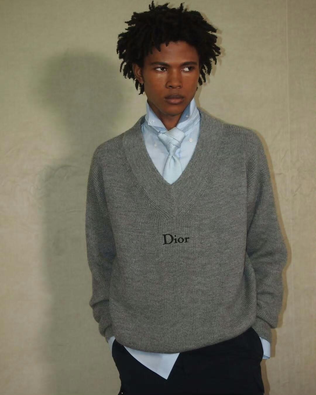 [홍콩명품.Christian Dior] 크리스챤 디올 2025 남성용 울혼방 풀오버 CD1005 YB 홍콩명품의류,구매대행,온라인명품