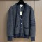 [홍콩명품.THOM BROWNE ] 톰 브라운 2025 남성용 울 가디건 TB1281 HD 홍콩명품의류,구매대행,온라인명품