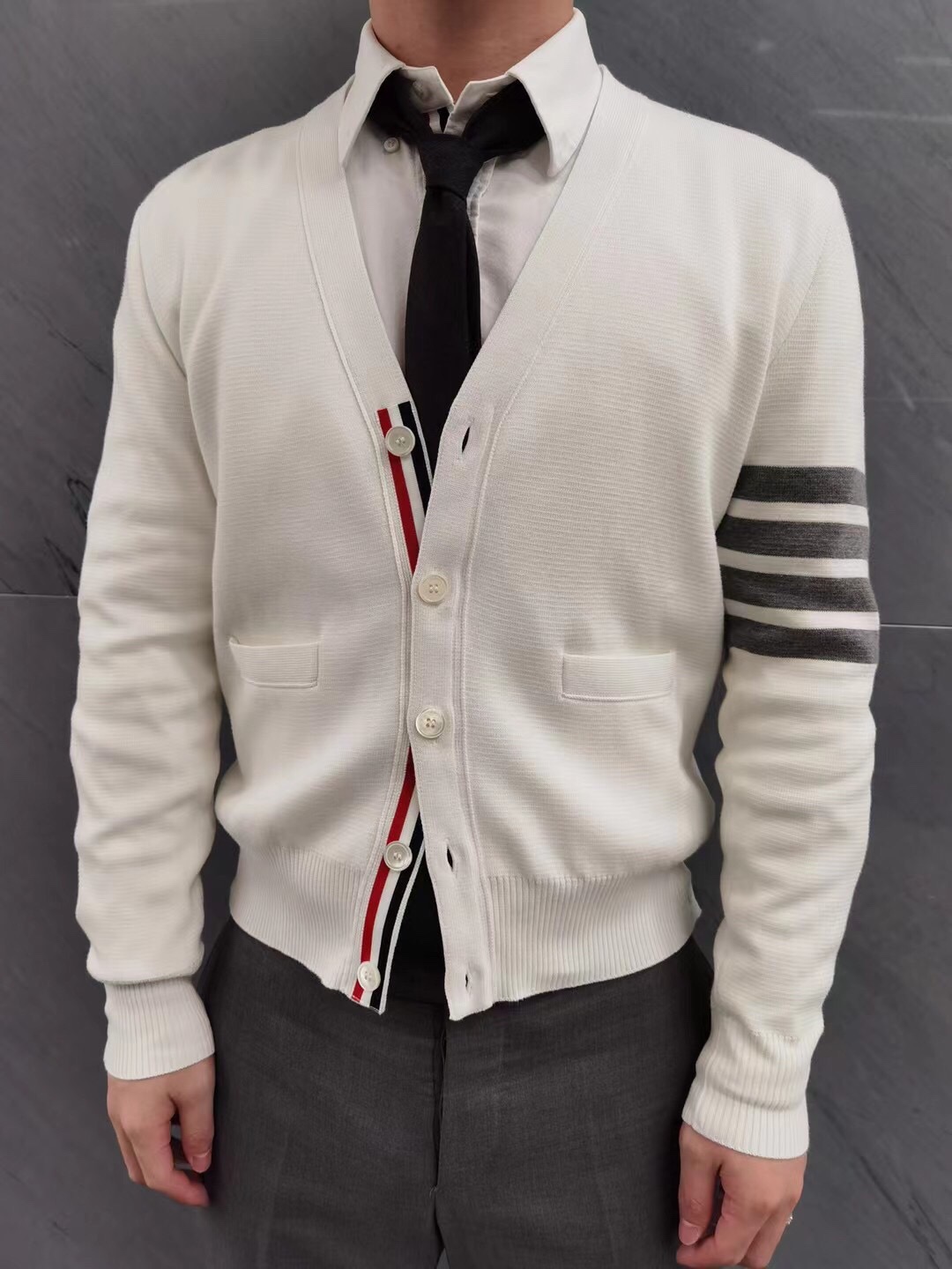 [홍콩명품.THOM BROWNE ] 톰 브라운 2025 남성용 니트 가디건 TB1291 TB 홍콩명품의류,구매대행,온라인명품