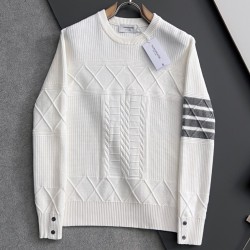 [홍콩명품.THOM BROWNE ] 톰 브라운 2025 남성용 니트 풀오버 TB1307 YB 홍콩명품의류,구매대행,온라인명품