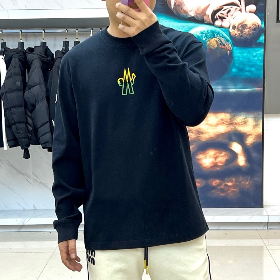 [홍콩명품.MONCLER] 몽클레어 2025 남성용 긴팔티 MQ1461 YB 홍콩명품의류,구매대행,온라인명품