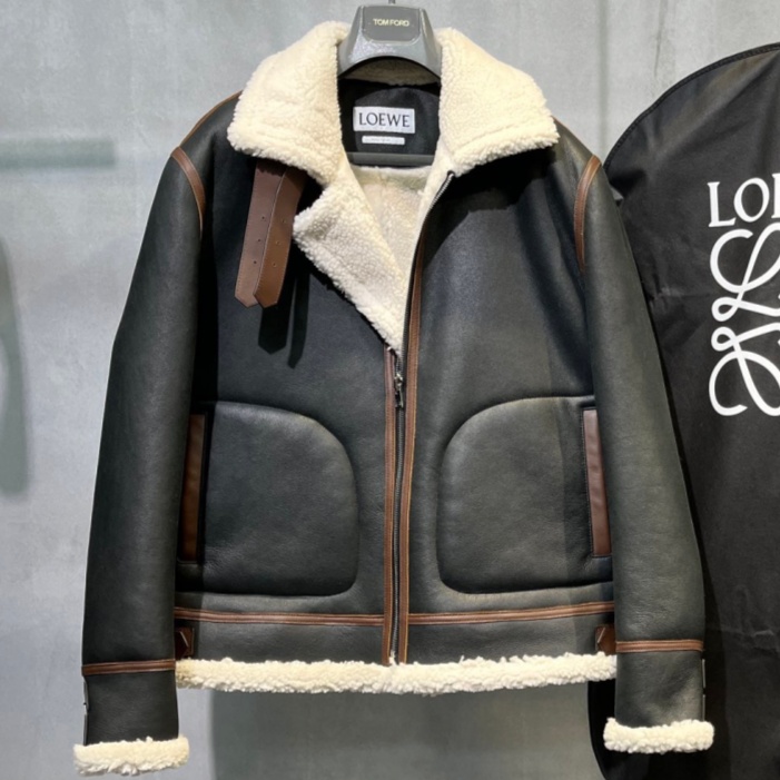 [홍콩명품.LOEWE] 로에베 2025 남성용 모피일체 양가죽코트 LE439 HD 홍콩명품의류,구매대행,온라인명품