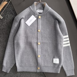 [홍콩명품.THOM BROWNE ] 톰 브라운 2025 남성용 울혼방 가디건 TB1330 PD 홍콩명품의류,구매대행,온라인명품