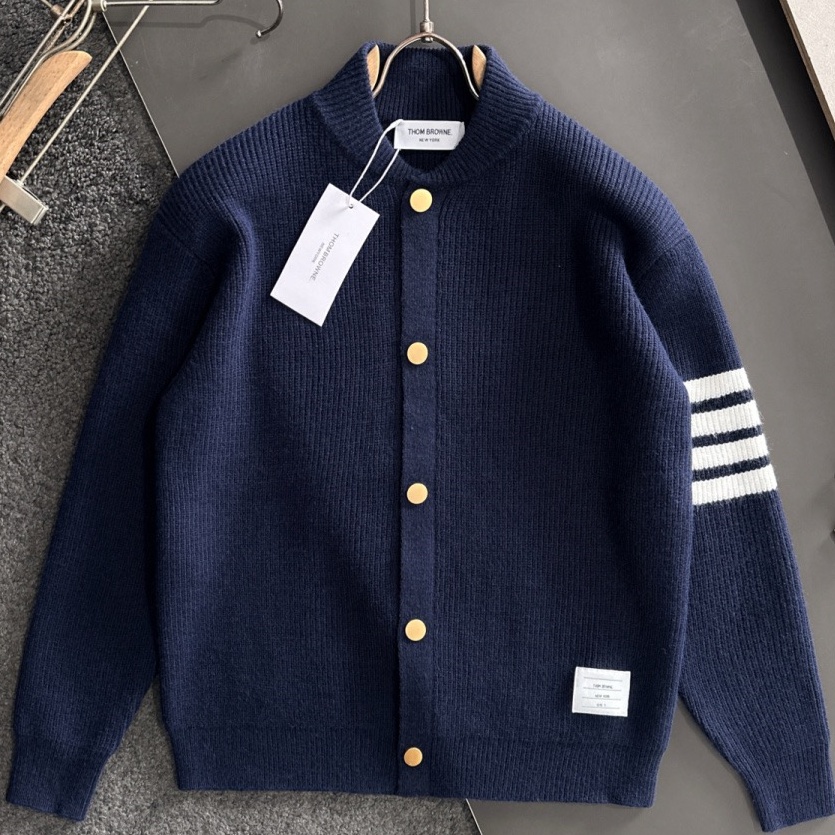 [홍콩명품.THOM BROWNE ] 톰 브라운 2025 남성용 울혼방 가디건 TB1331 PD 홍콩명품의류,구매대행,온라인명품