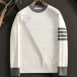 [홍콩명품.THOM BROWNE ] 톰 브라운 2025 남성용 니트 풀오버 TB1338 PD 홍콩명품의류,구매대행,온라인명품