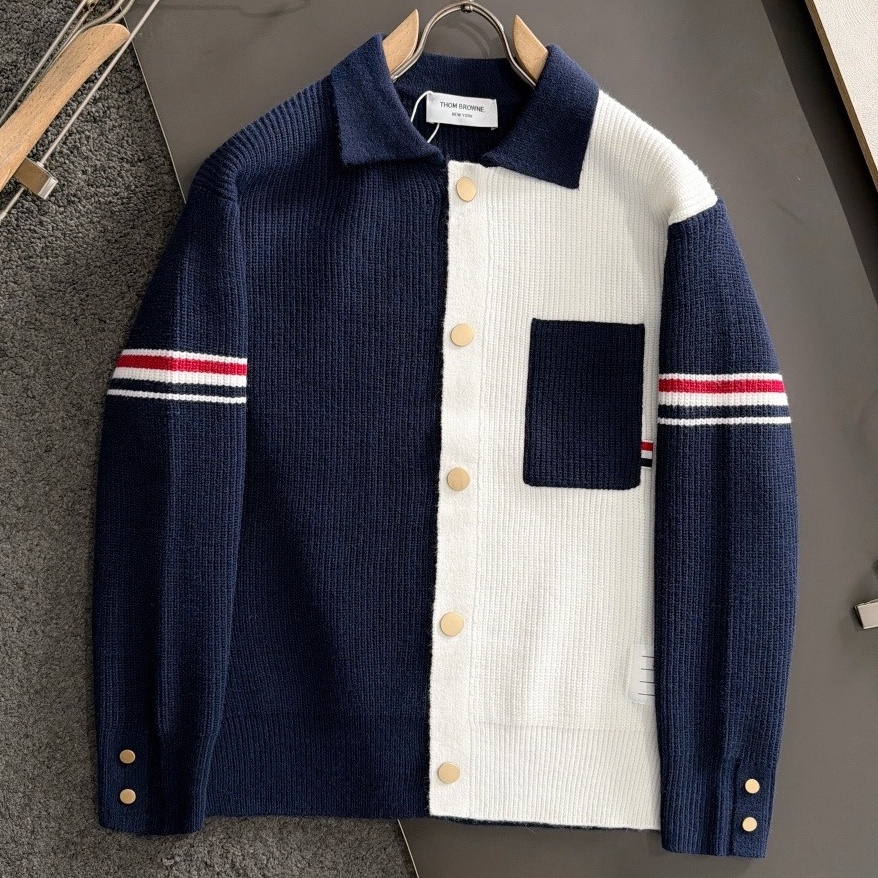 [홍콩명품.THOM BROWNE ] 톰 브라운 2025 남성용 울가디건 TB1340 PD 홍콩명품의류,구매대행,온라인명품