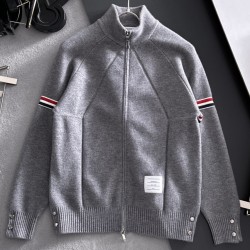 [홍콩명품.THOM BROWNE ] 톰 브라운 2025 남성용 울가디건 TB1351 PD 홍콩명품의류,구매대행,온라인명품