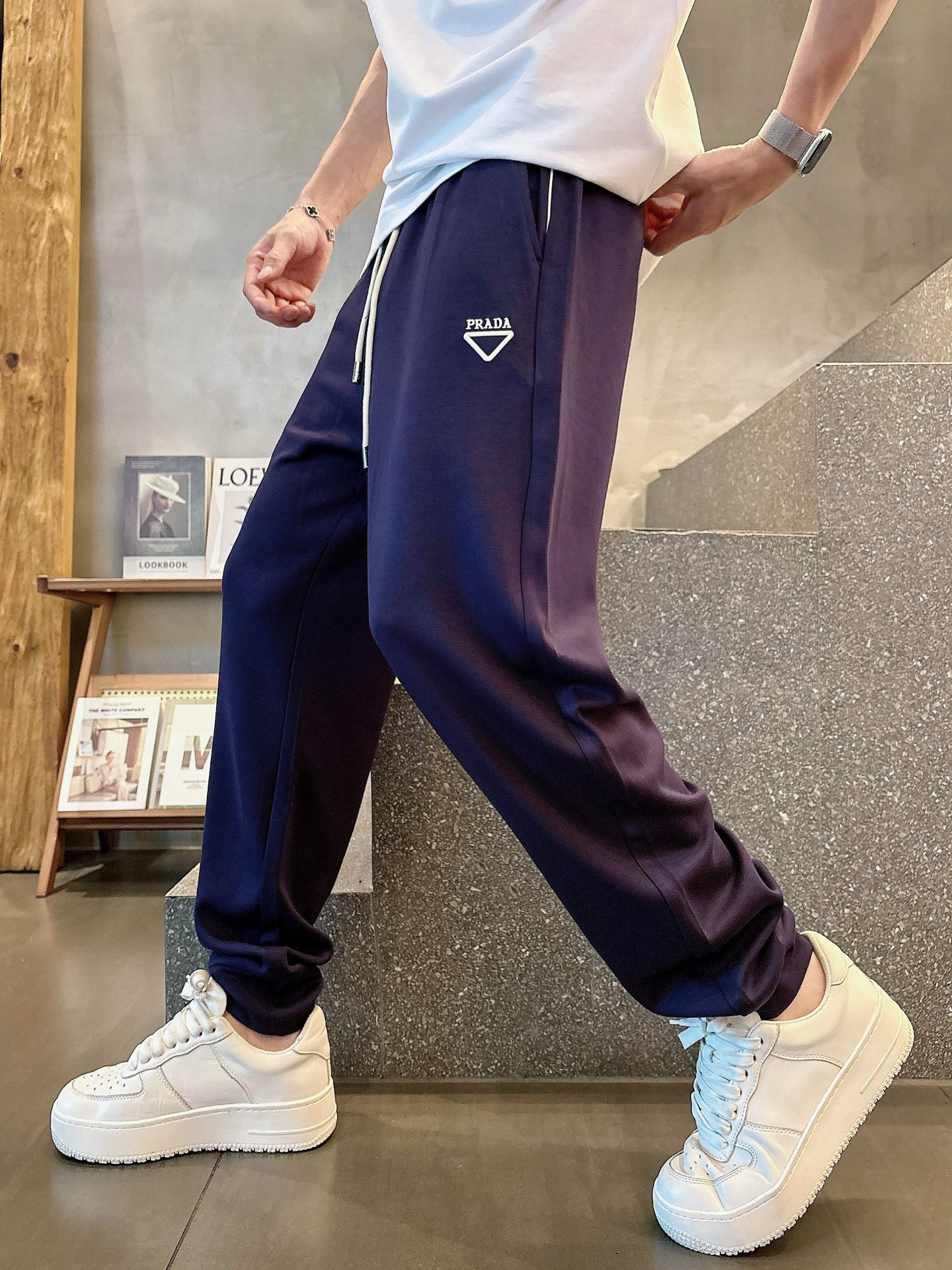 [홍콩명품.PRADA] 프라다 2025 남성용 추리닝바지  PD1560 PD 홍콩명품의류,구매대행,온라인명품