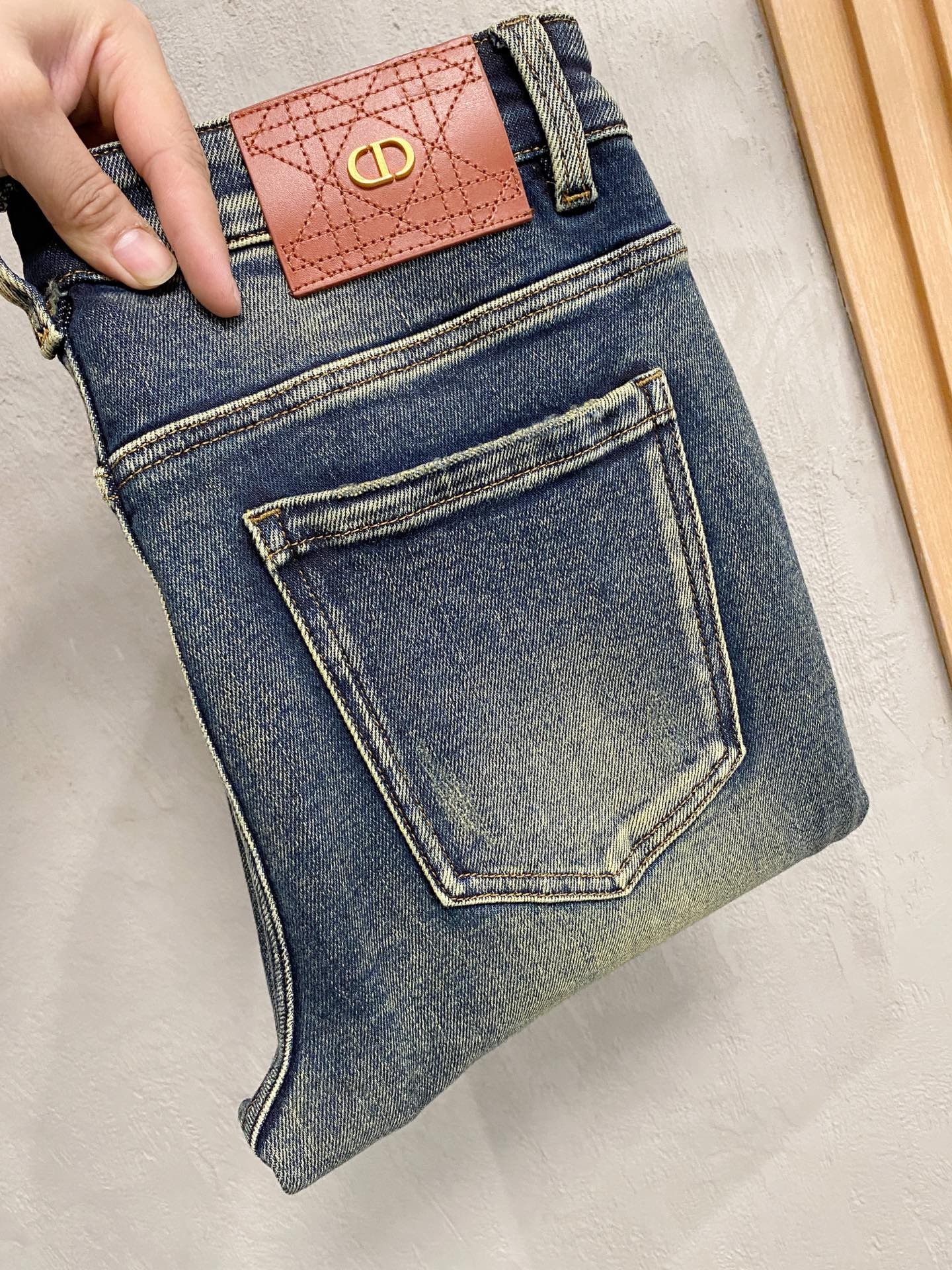 [홍콩명품.Christian Dior]크리스챤 디올 2025 남성용 청바지 CD1386 PD 홍콩명품의류,구매대행,온라인명품