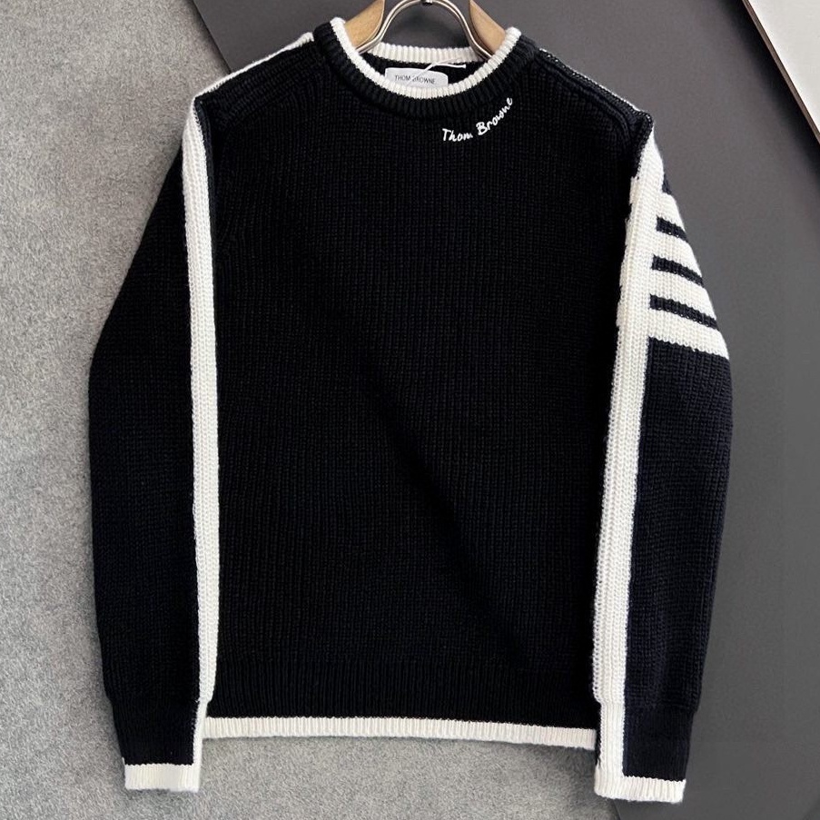 [홍콩명품.THOM BROWNE ] 톰 브라운 2025 남성용 니트 풀오버 TB1362 PD 홍콩명품의류,구매대행,온라인명품